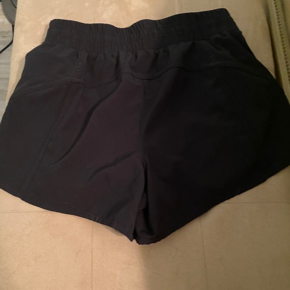 Women’s shorts size M - Picture 3 of 3